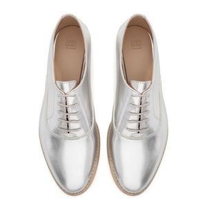 《ZARA》 nwt silver loafers